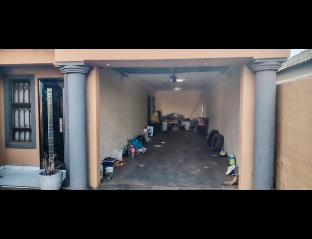 3 BEDROOM HOUSE FOR SALE IN PROTEA GLEN